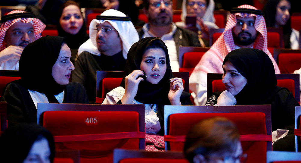 صورة افتتاح أول قاعة سينمائية بالسعودية