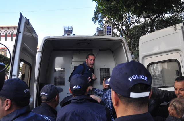 صورة اعتقال رجال أعمال جزائريين بشبهة فساد
