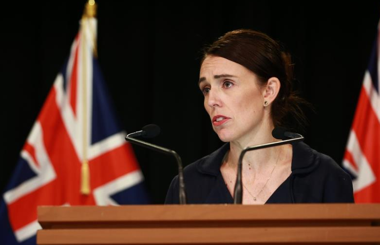 صورة رئيسة وزراء نيوزيلاندا: المسلح أبلغنا قبل 9 دقائق من الجريمة