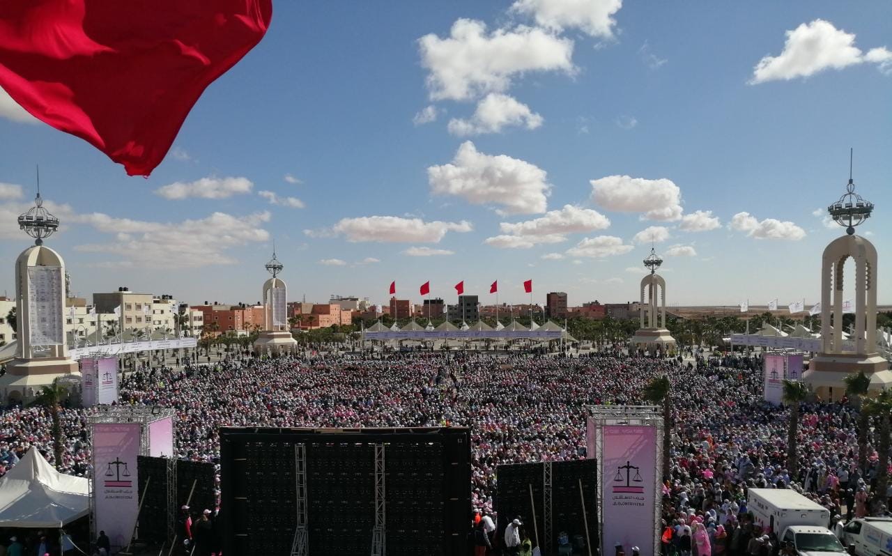 صورة حزب الإستقلال ينظم تجمعا حاشدا بمدينة العيون