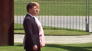 صورة بالفيديو..أنجيلا ميركل ترتجف بشدة خلال استقبال رسمي