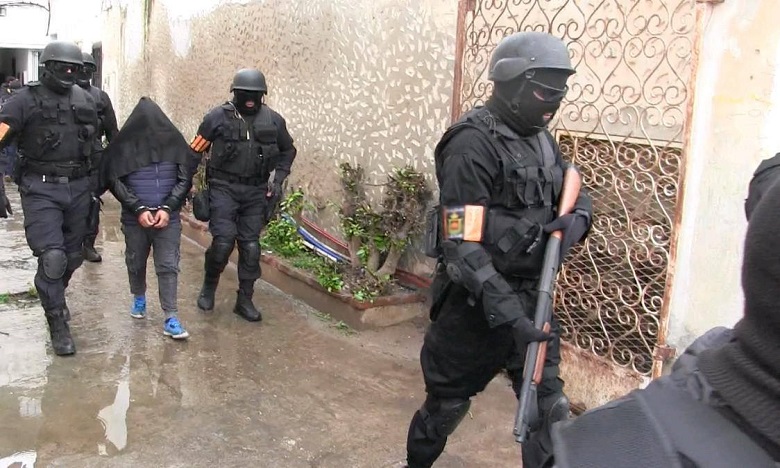 صورة الناظور .. «البسيج» و«الديستي» يعتقلان مشتبه في انتمائه لجماعة إرهابية
