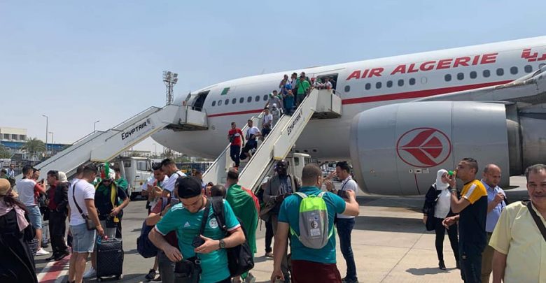 صورة 10 طائرات جزائرية لنقل المشجعين الجزائريين إلى مصر