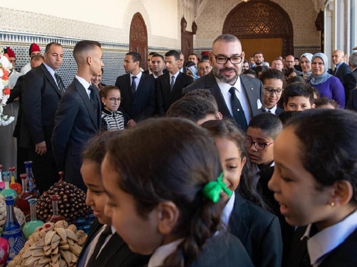 صورة الملك محمد السادس : بلادنا انخرطت خـلال السنـوات الأخيـرة فـي إصـلاح عميـق وشـامـل للمـدرسـة المغـربيـة