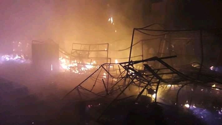صورة حريق ضخم يلتهم سوق “المرينة” بالقصر الكبير