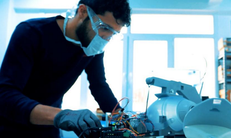 صورة باحثون مغاربة وبرتغاليون وبرازيليون يوحدون جهودهم لتطوير جهاز تنفس آلي ذكي