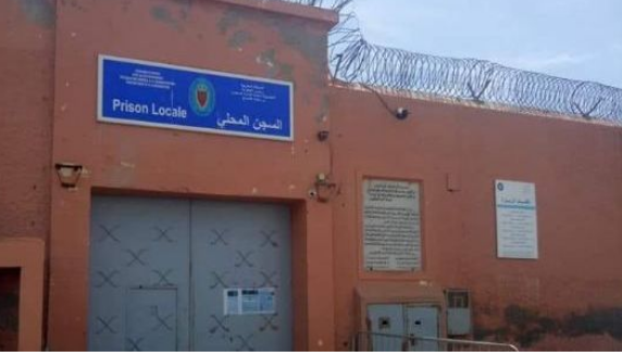 صورة إدارة السجن المحلي بورزازات ترد على تعذيب أحد نزلائها