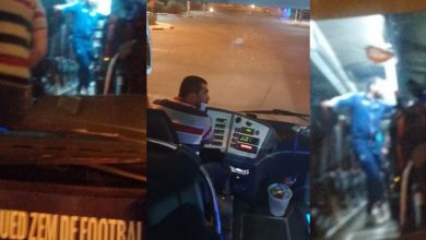 صورة حافلة فريق سريع وادي زم تتعرض للاعتداء بعد مباراة الوداد