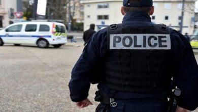صورة اعتقالات ودعوات للاحتجاج على خلفية قطع رأس مدرس في فرنسا
