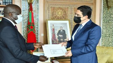 صورة وزير الشؤون الخارجية يستقبل السفير الجديد لغينيا بيساو بالمغرب
