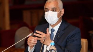صورة وزير الصحة يتفقد بإقليم خنيفرة مجريات الحملة الوطنية للتلقيح ضد “كوفيد 19”