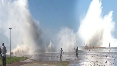 صورة نشرة خاصة.. أمواج عاتية تضرب سواحل المغرب