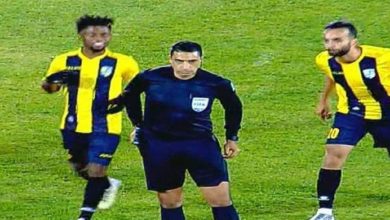 صورة لاعب مصري “يبصق” على الحكم المغربي نور الدين الجعفري احتجاجا على قراره- فيديو