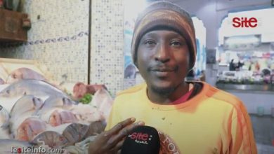 صورة مهاجر من النيجر يتقن “الدارجة” ويتحدث عن عمله بـ “الحوت” بالبيضاء -فيديو