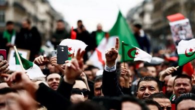 صورة حراك.. الجزائريون يخرجون في مسيرات احتجاجية حاشدة لتجديد المطالب بالتغيير الجذري