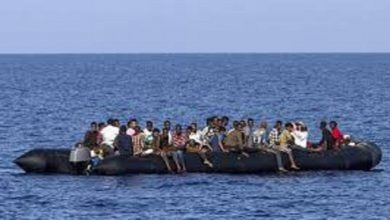 صورة اعتراض 145 مهاجرا سريا بعرض السواحل الليبية 
