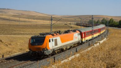 صورة وزير النقل يكشف مصير ورقة التنقل بين المدن عبر قطارات المغرب