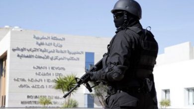 صورة DST يوقيف مواطنا مغربيا كان يشغل مناصب قيادية في “داعش” الإرهابي بالعراق وسوريا