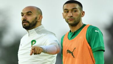 صورة فيفا يفاجئ مدرب المنتخب المغربي وليد الركراكي