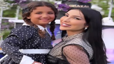 صورة غزل الترك تعبر عن اشتياقها لوالدتها دنيا بطمة -فيديو