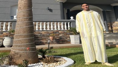 صورة بلباس تقليدي.. أشرف حكيمي يشعل منصات التواصل في العيد