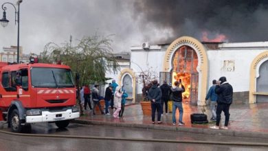 صورة اندلاع حريق ضخم بأحد أسواق طنجة